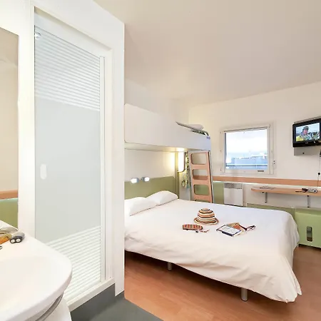 Ibis Budget Orly Tram 7 2*