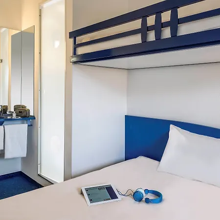 Ibis Budget Orly Tram 7 셰빌리-라뤼