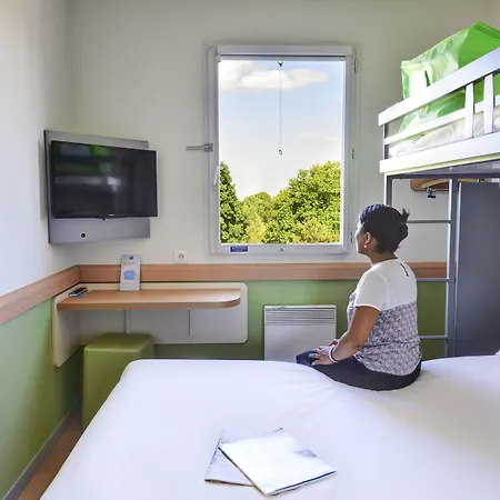 Ibis Budget Orly Tram 7 셰빌리-라뤼