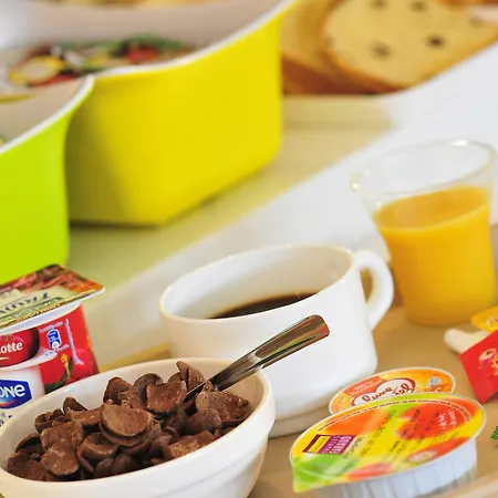 호텔 Ibis Budget Orly Tram 7 2*