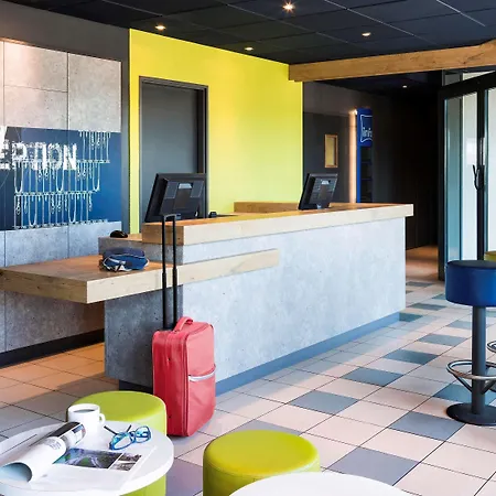 호텔 Ibis Budget Orly Tram 7 2*