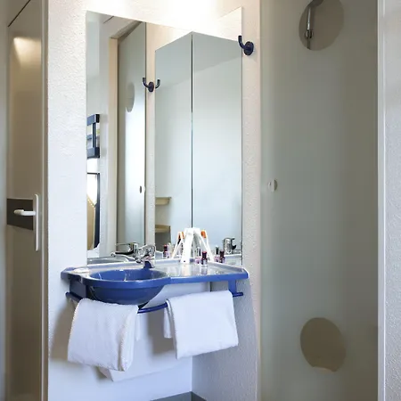 Ibis Budget Orly Tram 7 호텔