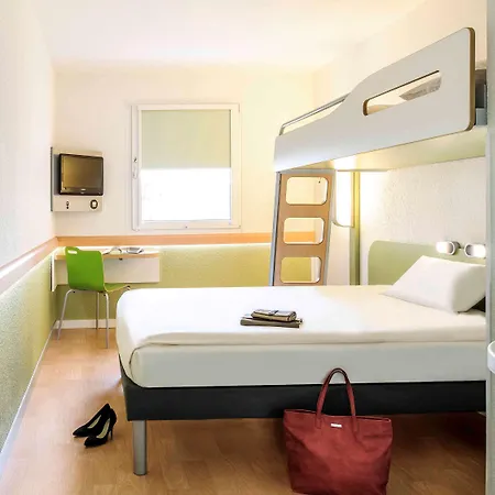 Ibis Budget Orly Tram 7 Hotel 2*