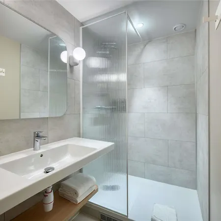 호텔 Ibis Budget Orly Tram 7 2*