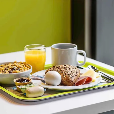 Ibis Budget Orly Tram 7 2* 셰빌리-라뤼