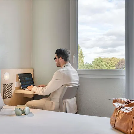 Ibis Budget Orly Tram 7 2* 셰빌리-라뤼