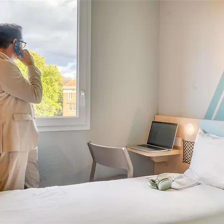 호텔 Ibis Budget Orly Tram 7 2*