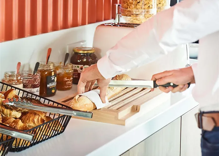 Ibis Budget Orly Tram 7 Hotel 2*