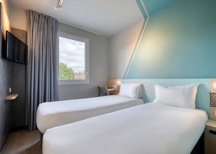 Hotel Ibis Budget Orly Tram 7 2*